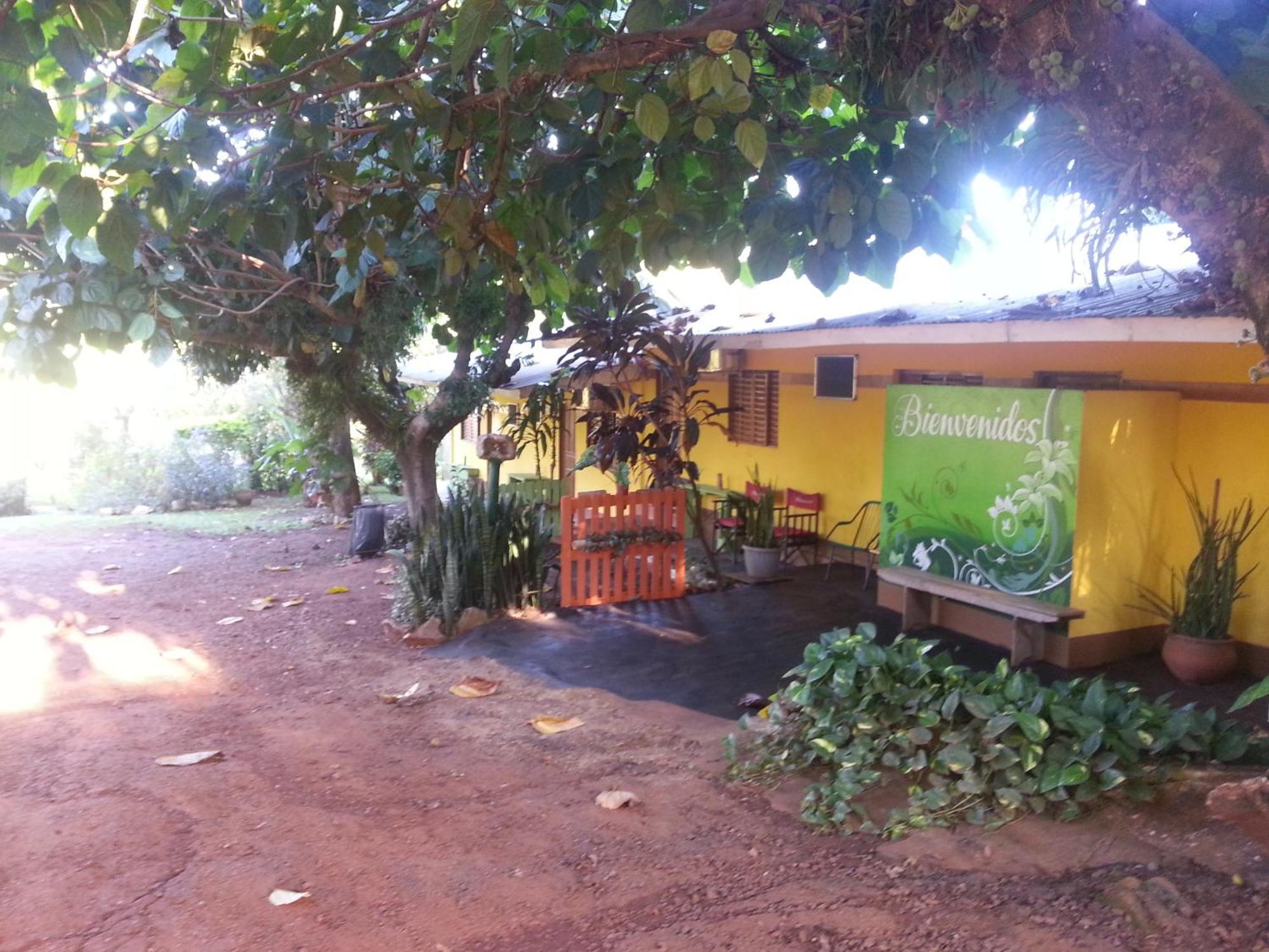 Hotel Y Residencial Amigos Puerto Iguazu Ngoại thất bức ảnh