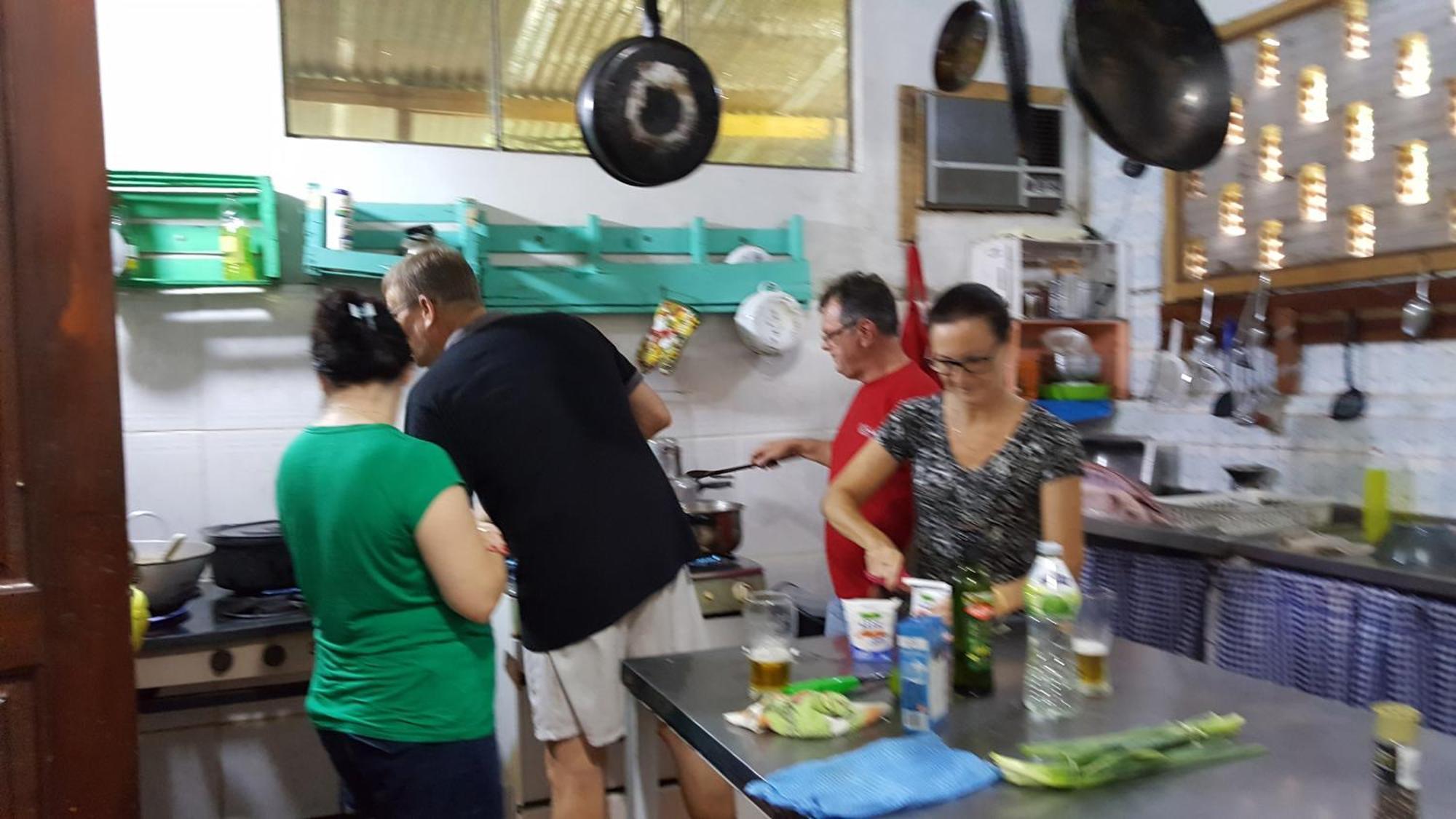 Hotel Y Residencial Amigos Puerto Iguazu Ngoại thất bức ảnh