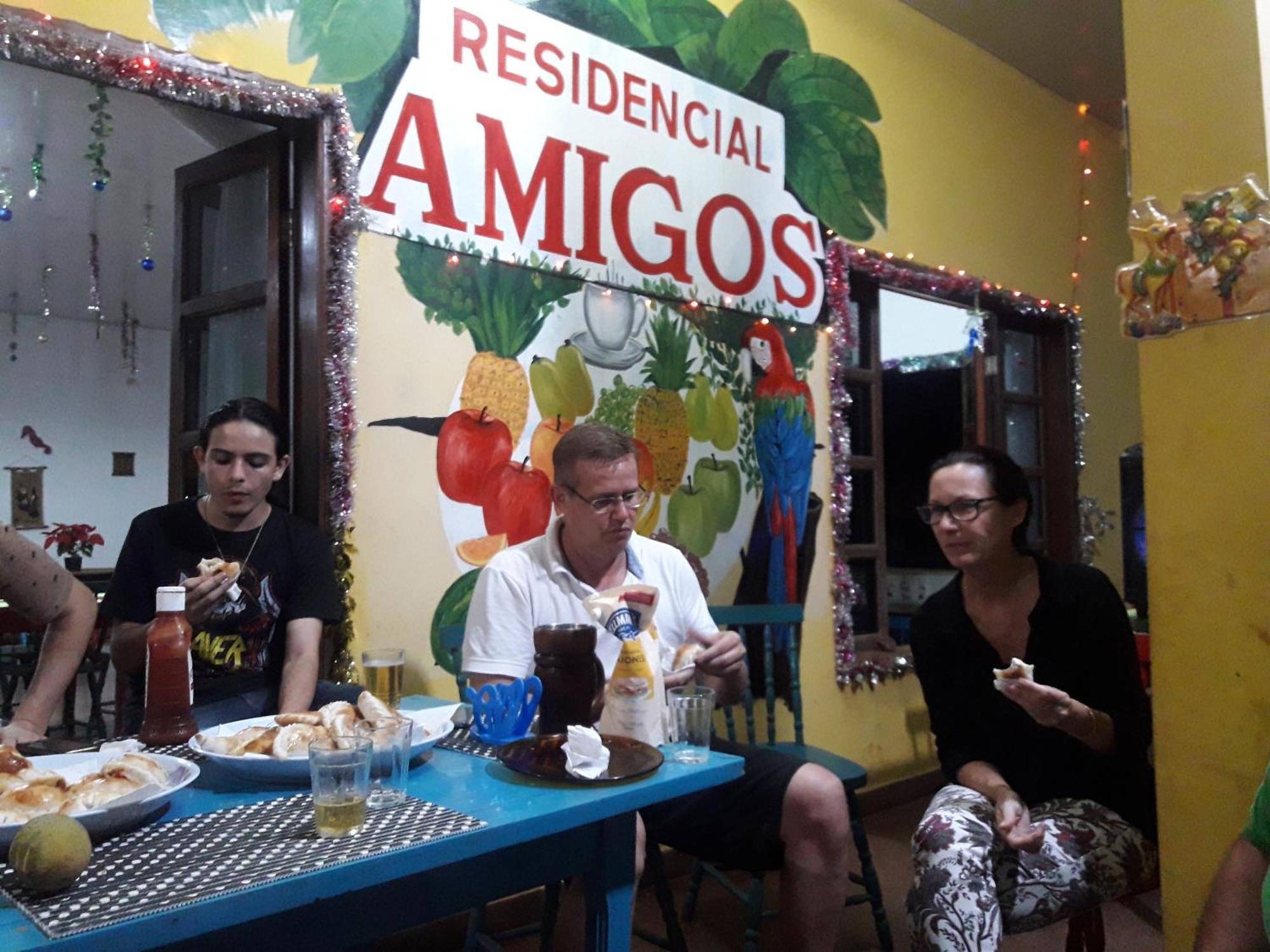 Hotel Y Residencial Amigos Puerto Iguazu Ngoại thất bức ảnh