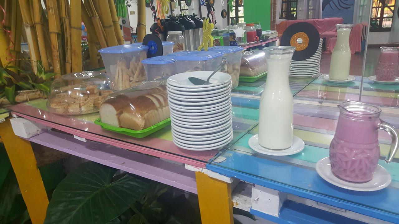 Hotel Y Residencial Amigos Puerto Iguazu Ngoại thất bức ảnh